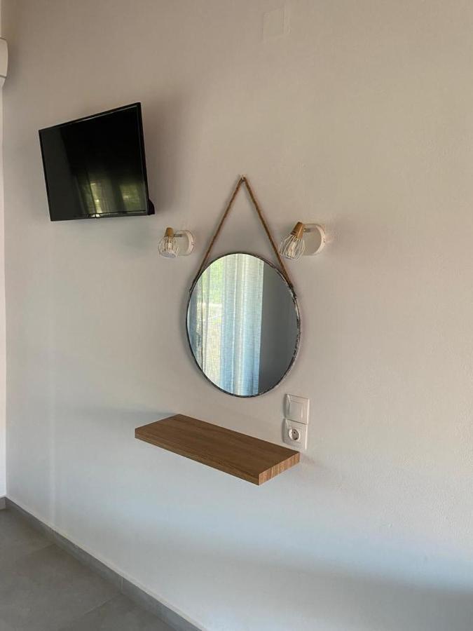 Mitseas Studios Sidari  Luaran gambar
